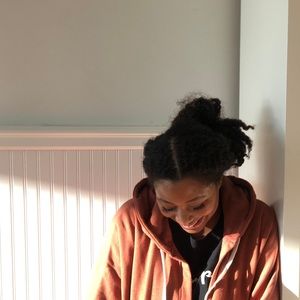 Meet your Posher, Aziza